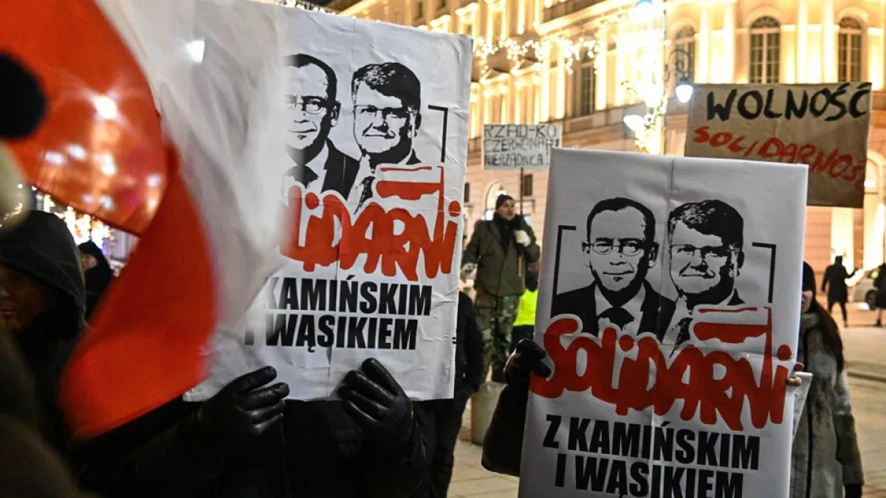 Eski bakan açlık grevine başladı. Mahkeme zorla besleme kararı verdi