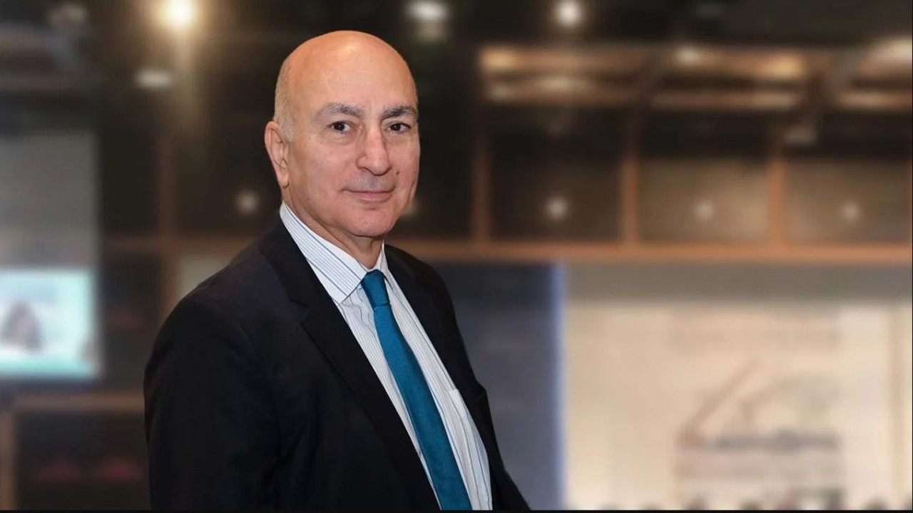 Uzay yolculuğuna harcanan 55 milyon dolarla neler yapılırdı? Mahfi Eğilmez tek tek açıkladı