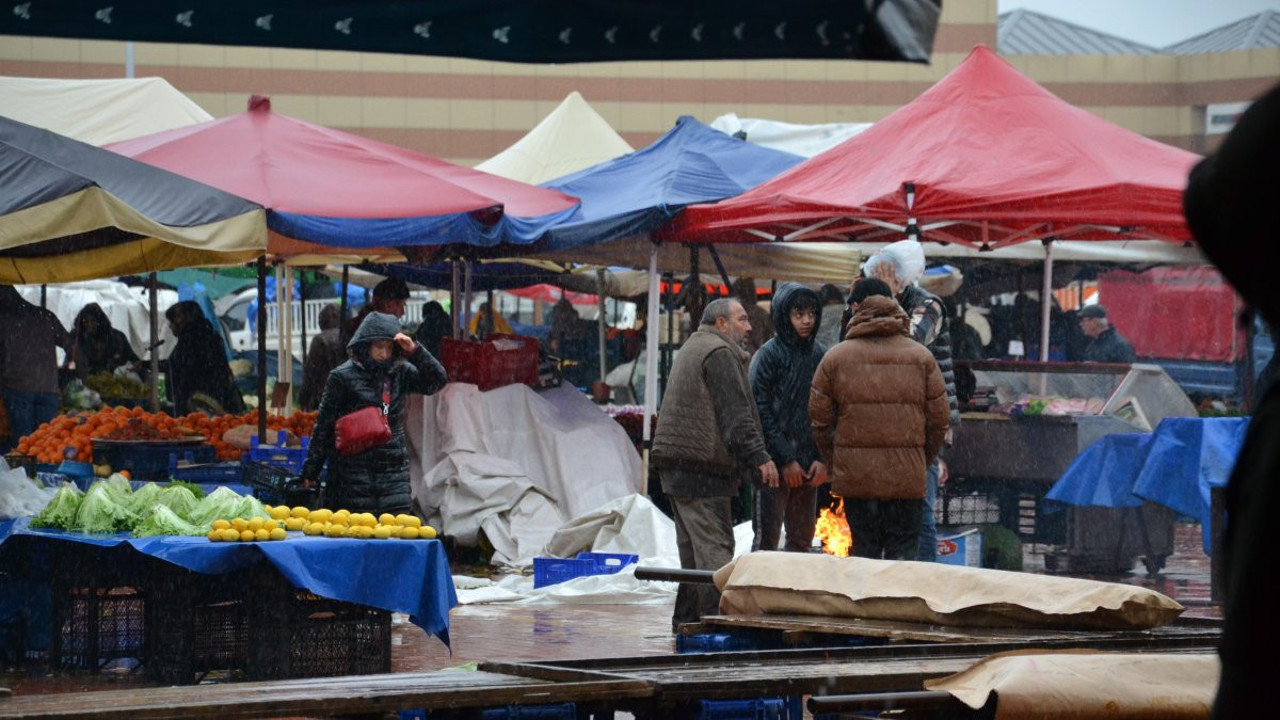 Keşan’da yağmur ve rüzgar esnafı vurdu