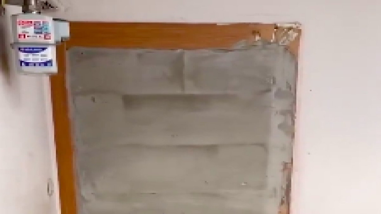 Kapı duvar deyimi gerçek oldu: Ev sahibi, kapıya duvar örerek sonraki hırsızları engellemeye çalıştı