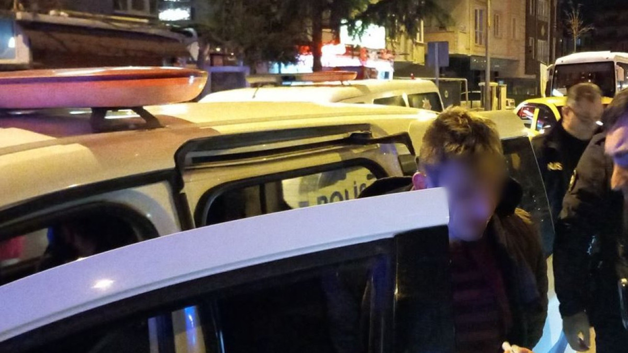 Dur ihtarına uymadı polis aracına çarparak yakalandı