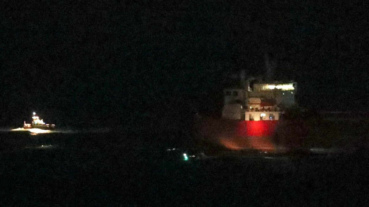 Husiler 'İngiltere'ye ait petrol gemisini' hedef aldı