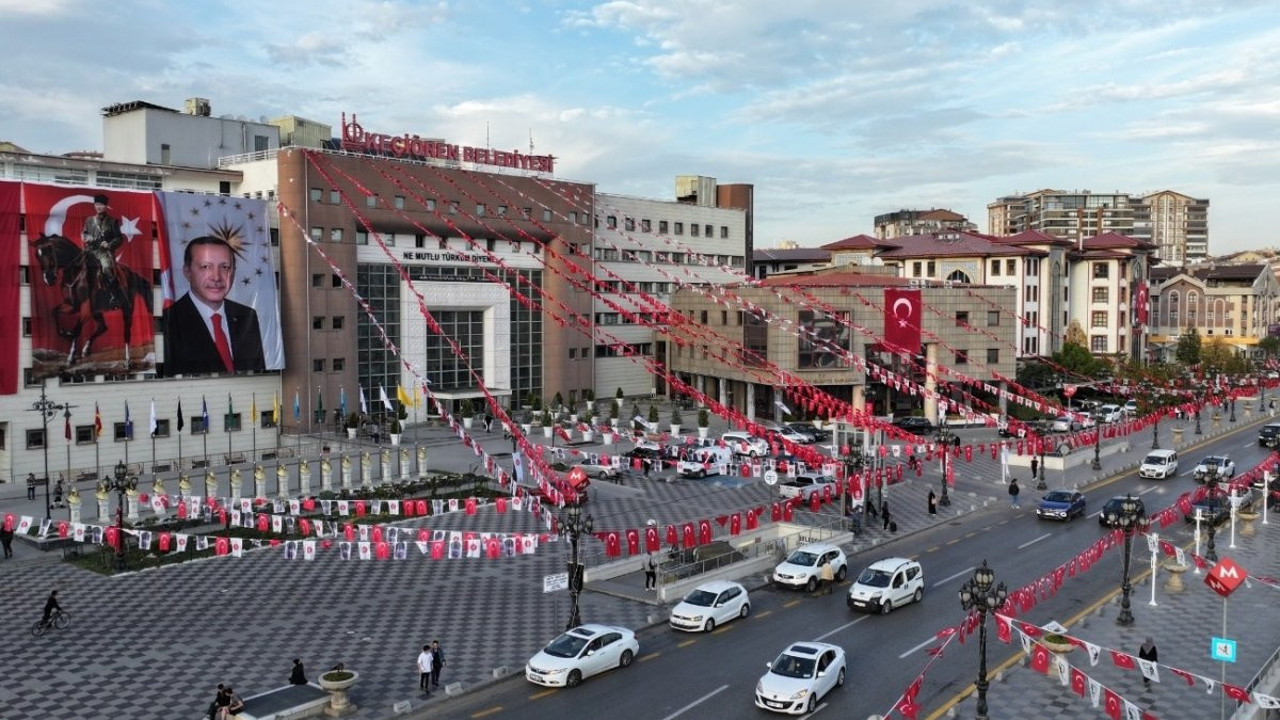 Başkan hakkındaki paylaşımların incelenmesi için özel şirketle anlaştılar. AKP'li belediyeden 'pes' dedirten ihale