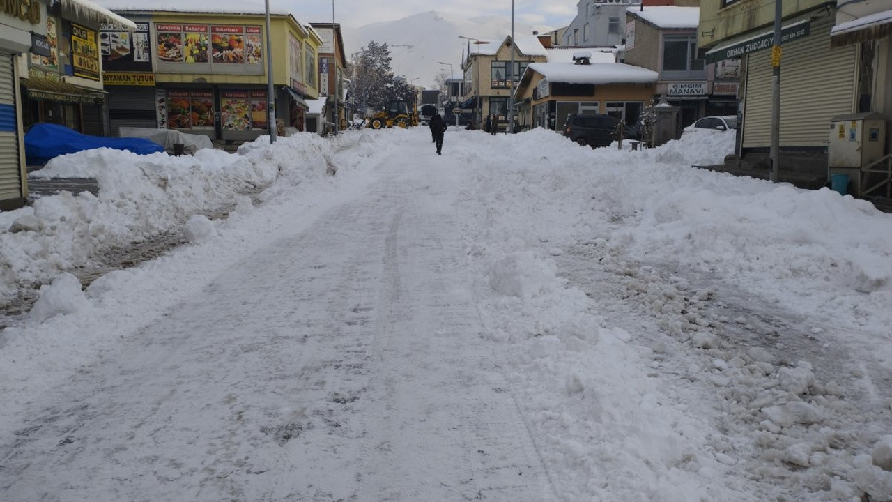 36 saatte yarım metre kar yağdı