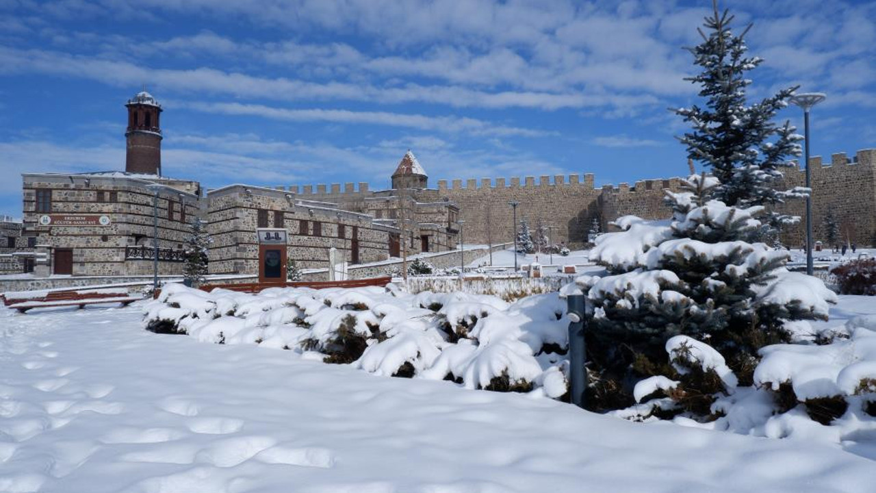 Bir ilde termometreler -21 dereceyi gösterdi