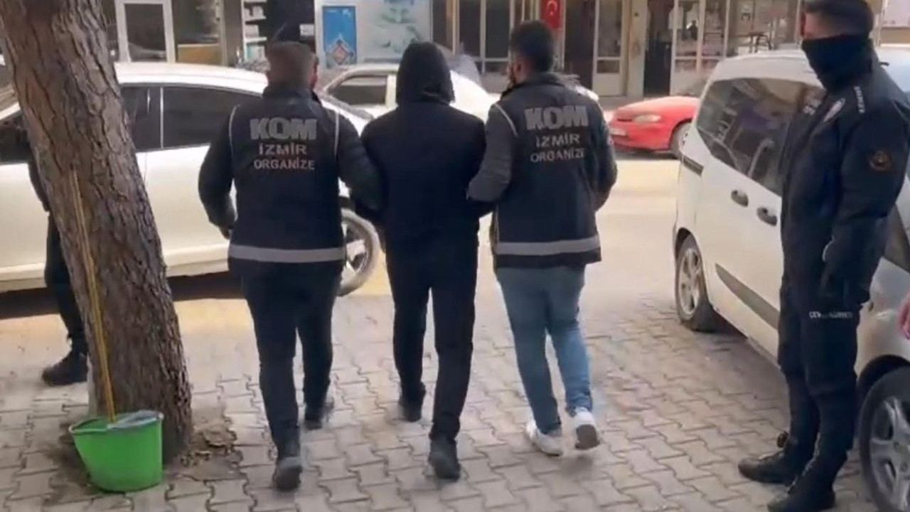 İzmir'de, yasa dışı silah ticareti operasyonu. 5 gözaltı