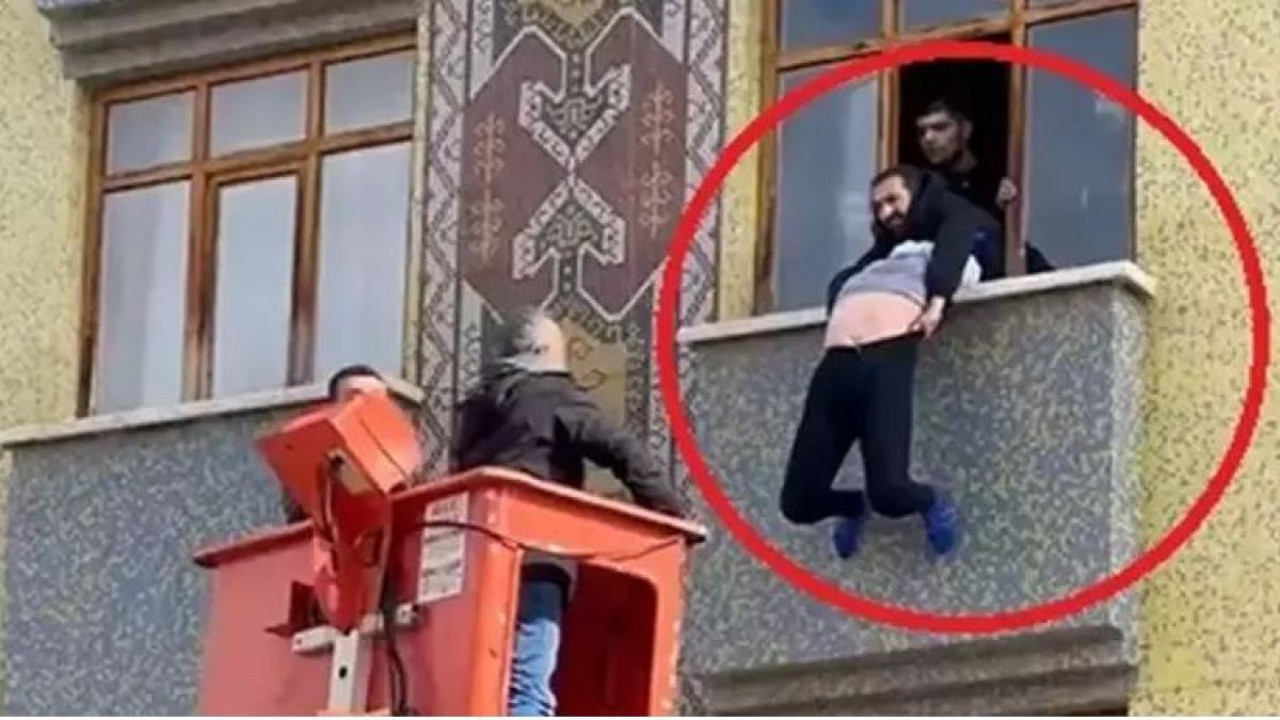 Hayat kurtaran hamle! İntihar girişimi böyle bitti. Korku dolu onlar kamerada