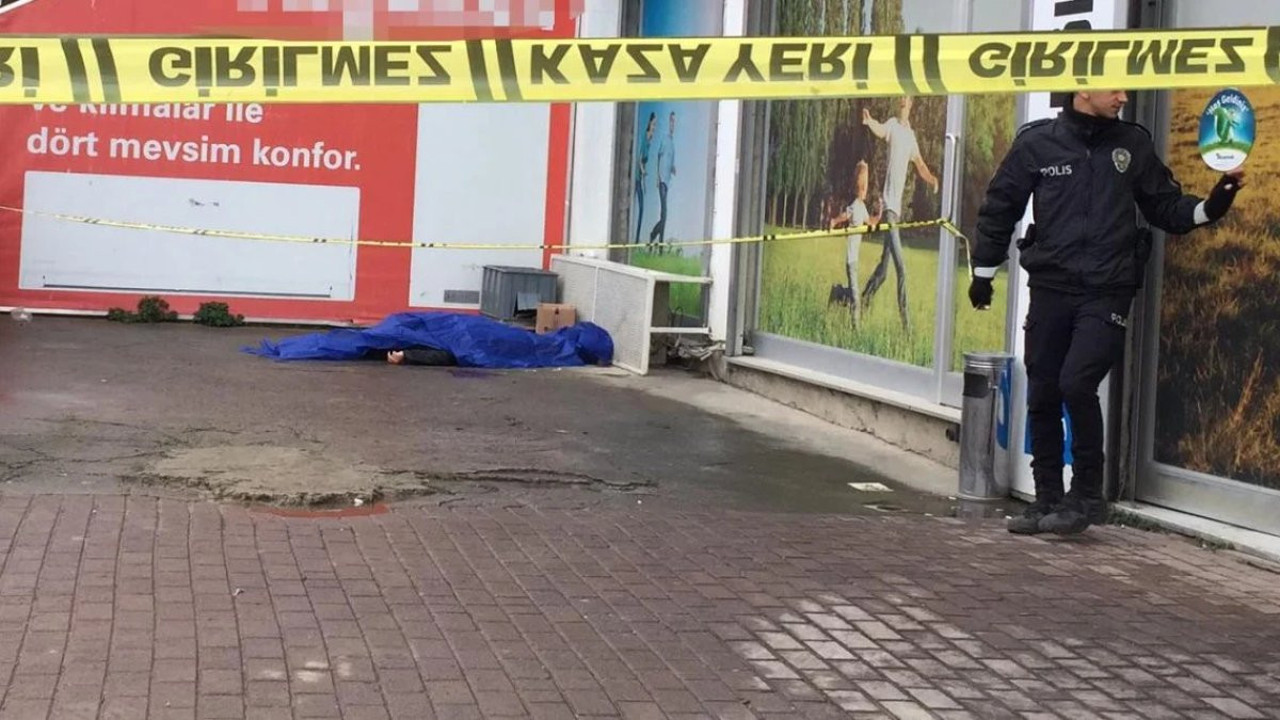 Yaşadığı apartmanın önünde ölü bulundu