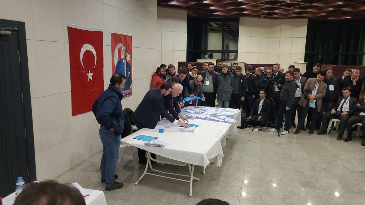 Hakem derneğinde başkanlık seçimini gençlik kazandı