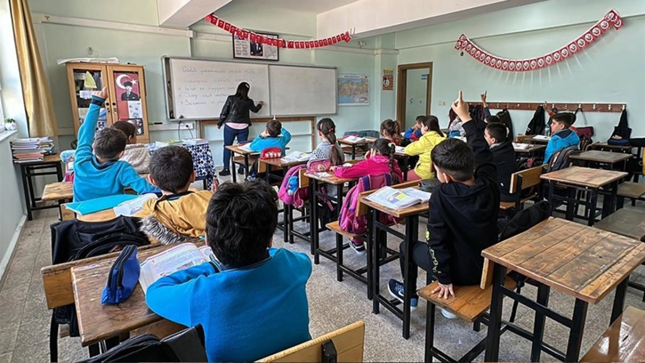 Bakan Tekin ‘çalışmalar tamamlandı’ diyerek duyurdu: Müfredat değişiyor