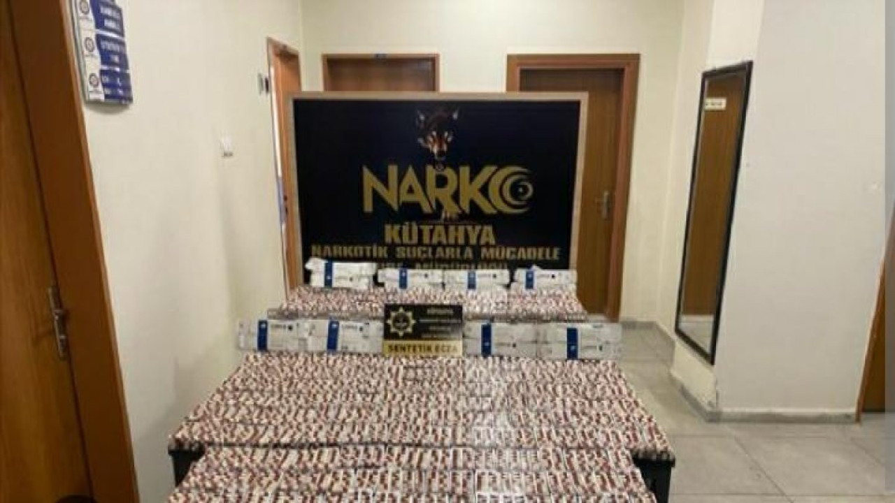 18 yaşındaki yolcunun üstünden binlerce sentetik hap çıktı