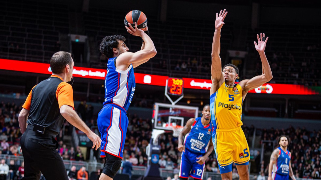 Erdem Can gitti Efes kendine geldi