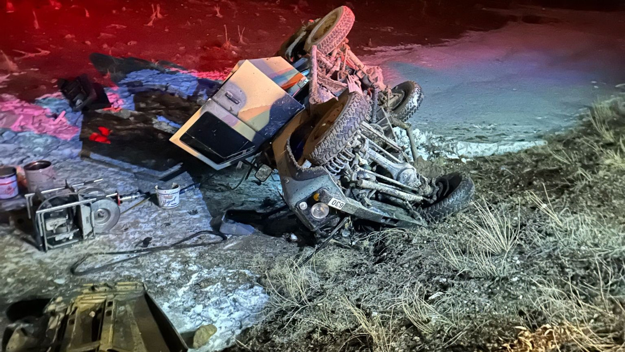 Ağrı’da tır askeri araca çaptı