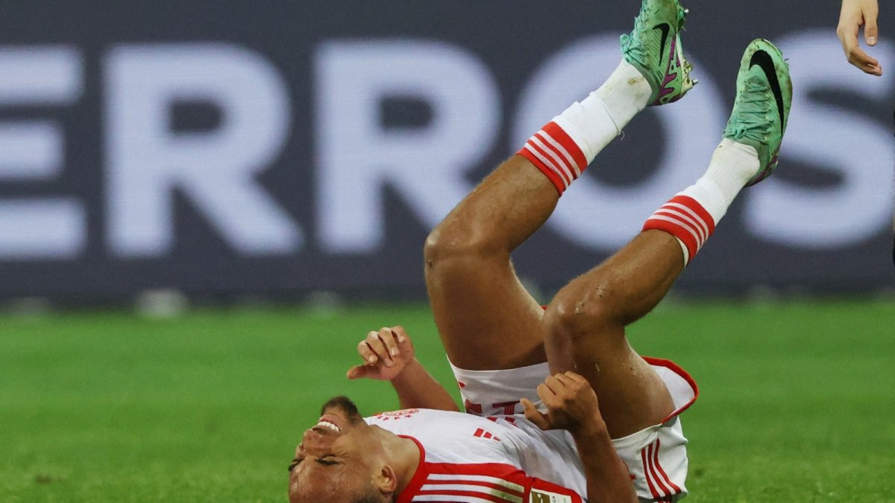 Bayern Münih fark yedi. Şaşırtan Sacha Boey kararı