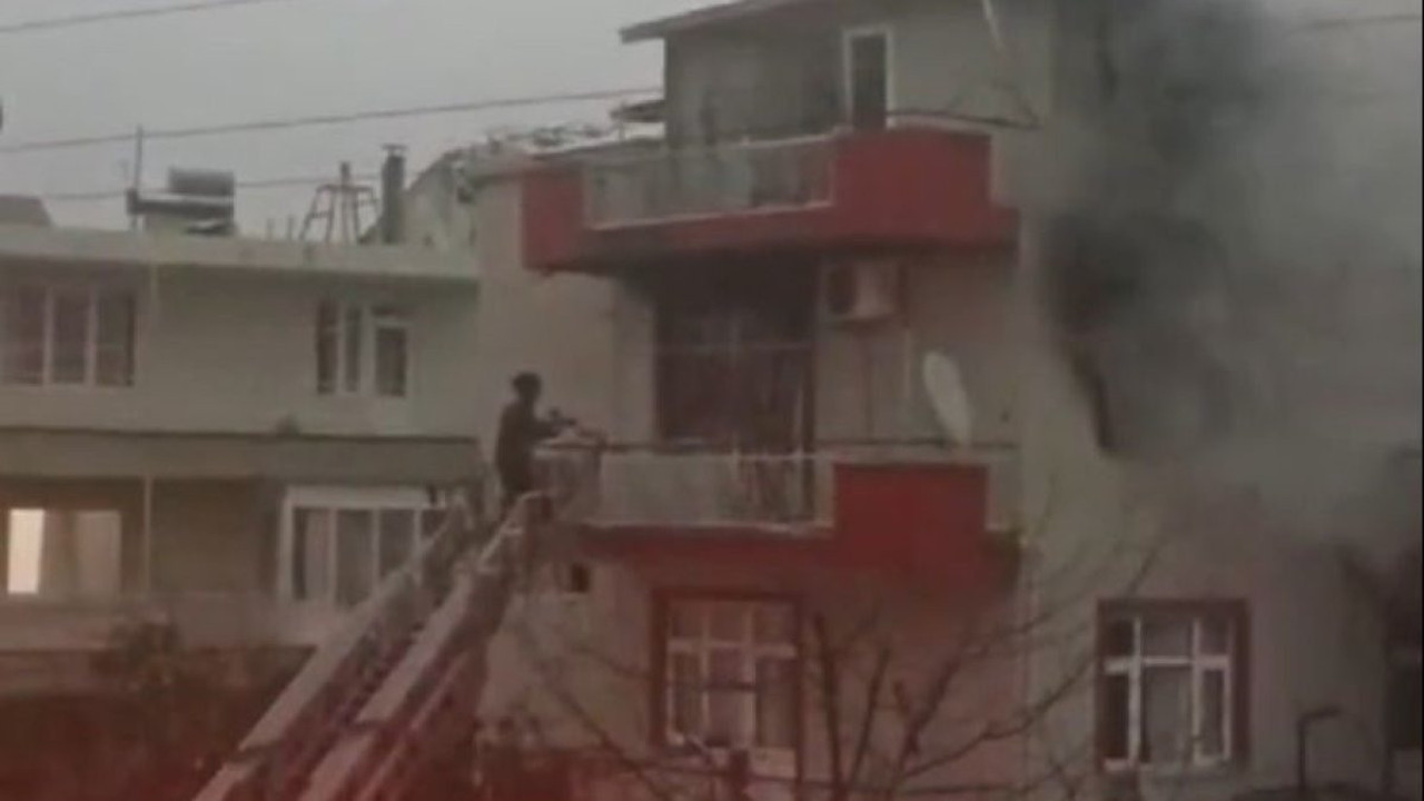 Antalya’da yaşlı bir çiftin evinde çıkan yangında 1 kişi hayatını kaybetti