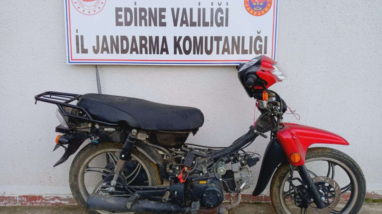 Motosiklet hırsızları jandarmadan kaçamadı