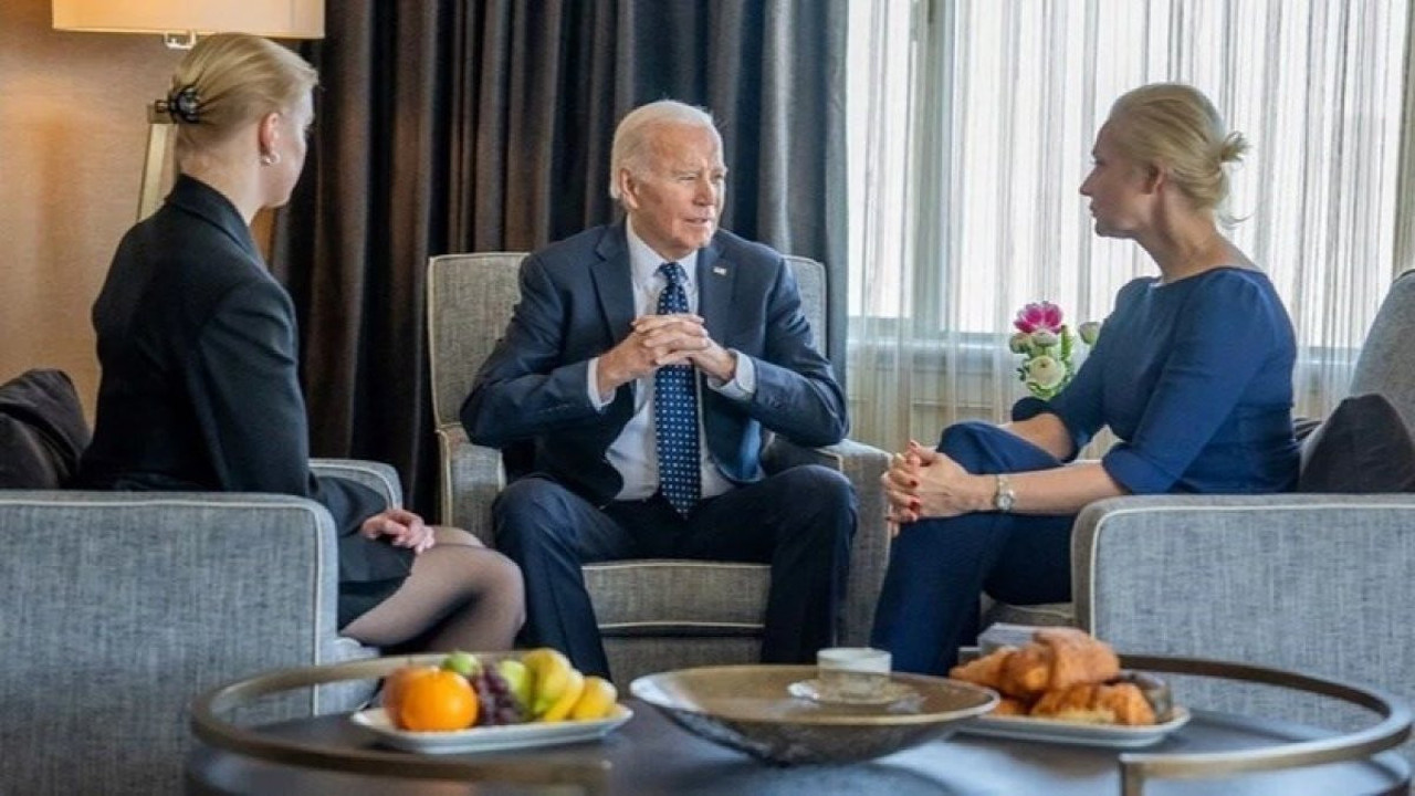 Biden Navalny'nin kızıyla görüştü