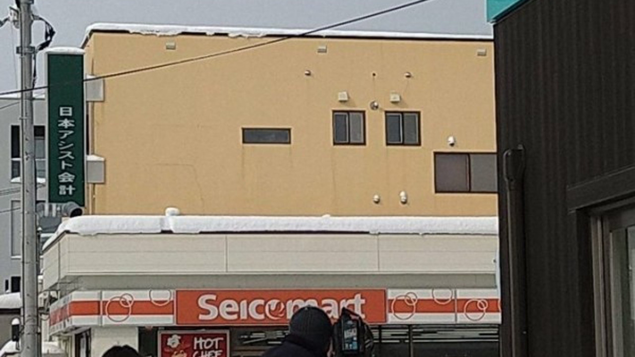 Markette bıçaklı dehşet: 1 ölü, 2 yaralı