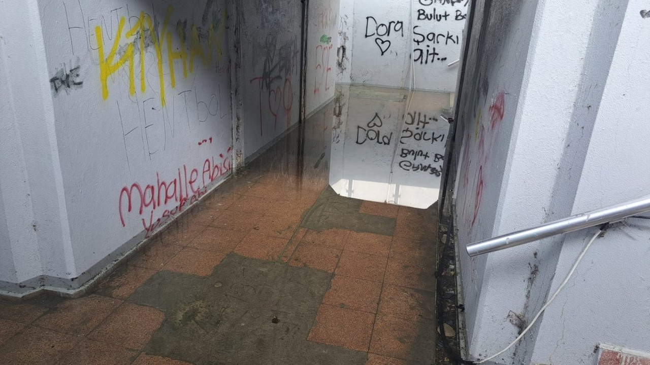 Tekirdağ’da su basan alt geçit kullanıma kapatıldı