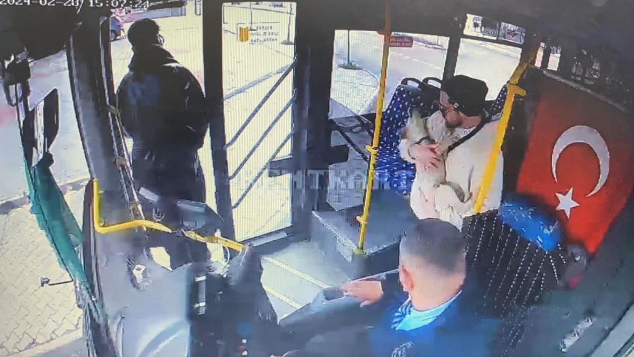 Yolcuları indirdi, hasta köpeği veterinere götürdü