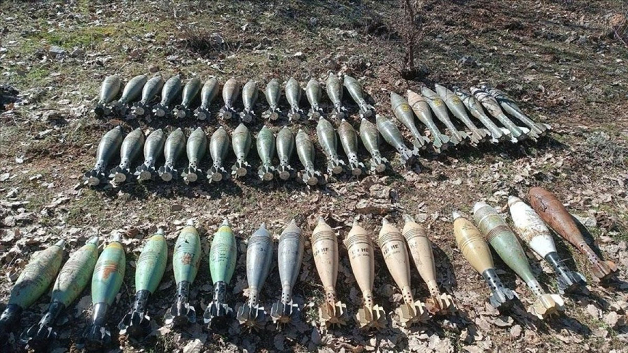 Teröristlere ait çok sayıda mühimmat ele geçirildi