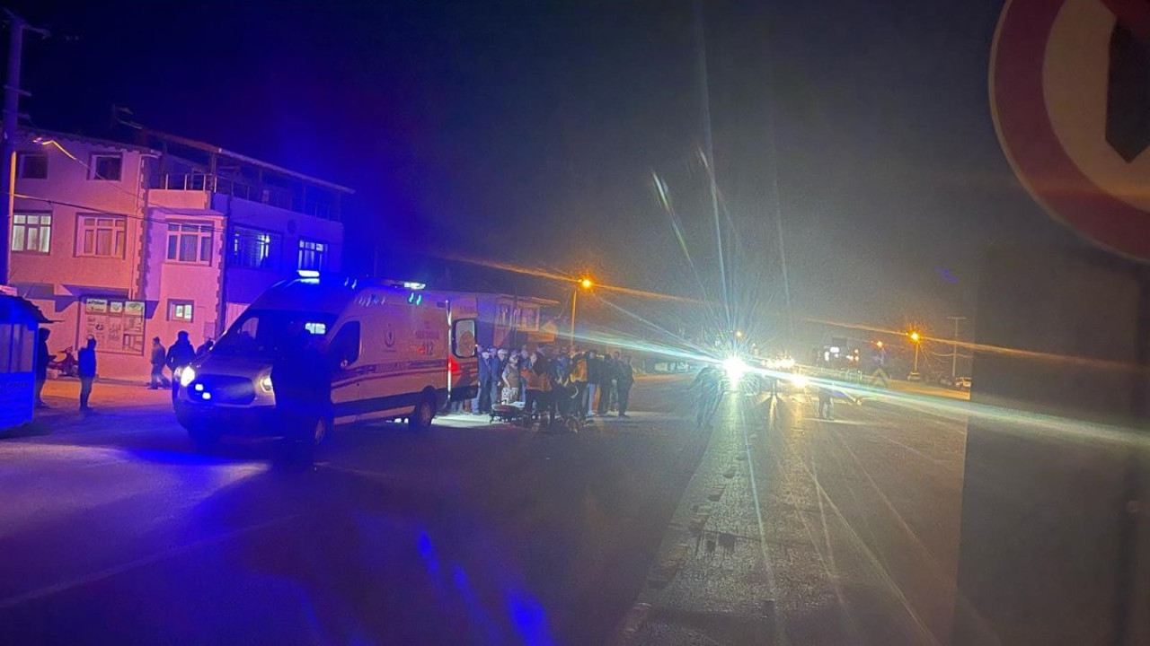 Karşıdan karşıya geçerken otomobilin çarptığı yaya hayatını kaybetti