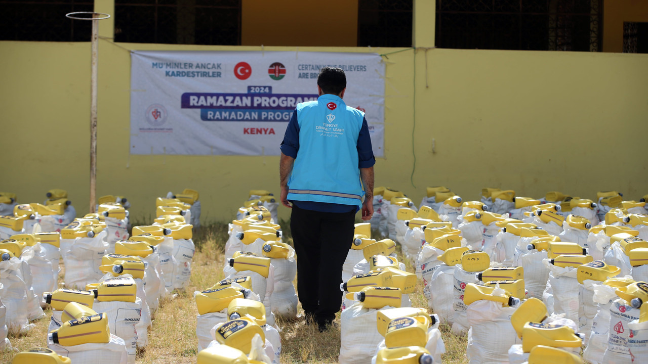 Türkiye'den Kenya'ya gıda yardımı