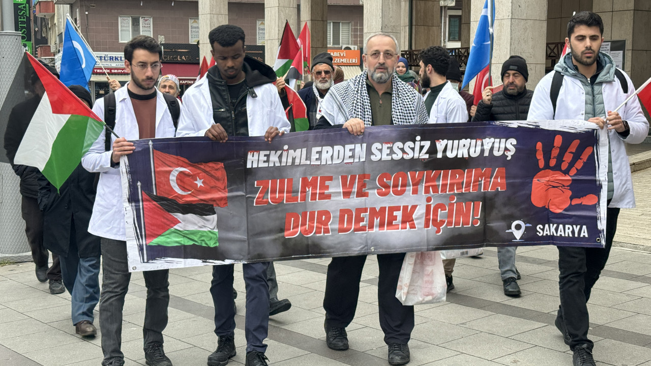 Sakarya'da, Gazze için "sessiz" yürüyüş yapıldı