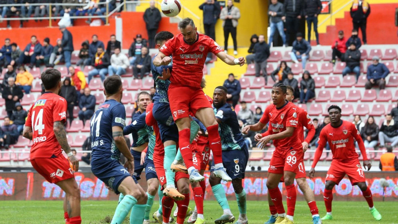 Hatay ve Kayseri üzüldü rakipler sevindi