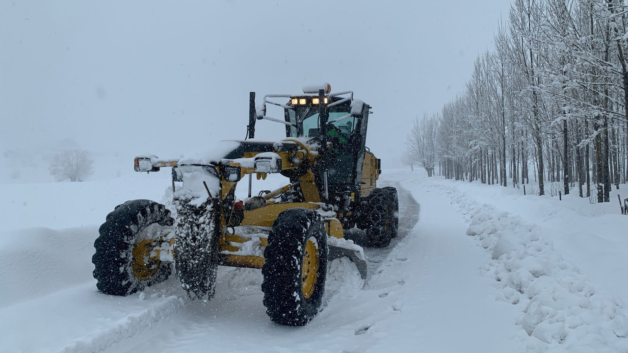 Kapanan köy yolları ulaşıma açılıyor