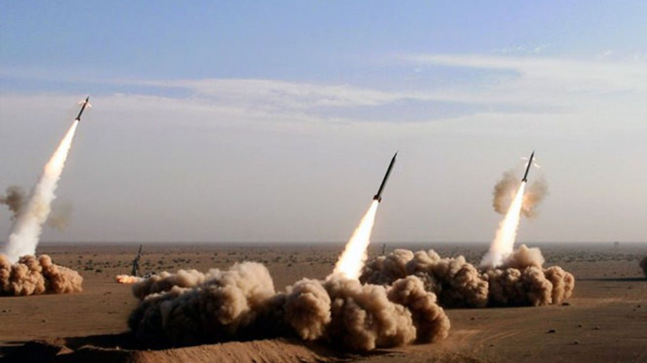 Aden Körfezi’nde sular durulmuyor. Husi güçleri ABD gemilerine balistik füze ile saldırdı