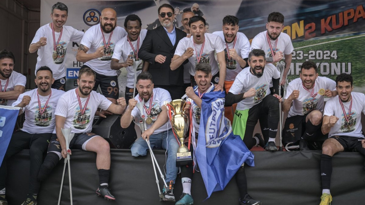 Süper Lig'de şampiyon belli oldu kupasına kavuştu