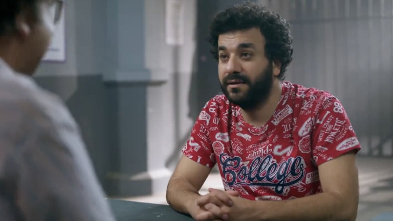 Hasan Can Kaya'nın 'Çok Aşk' filminde yapılan atanamayan öğretmen göndermeleri beğeni topladı