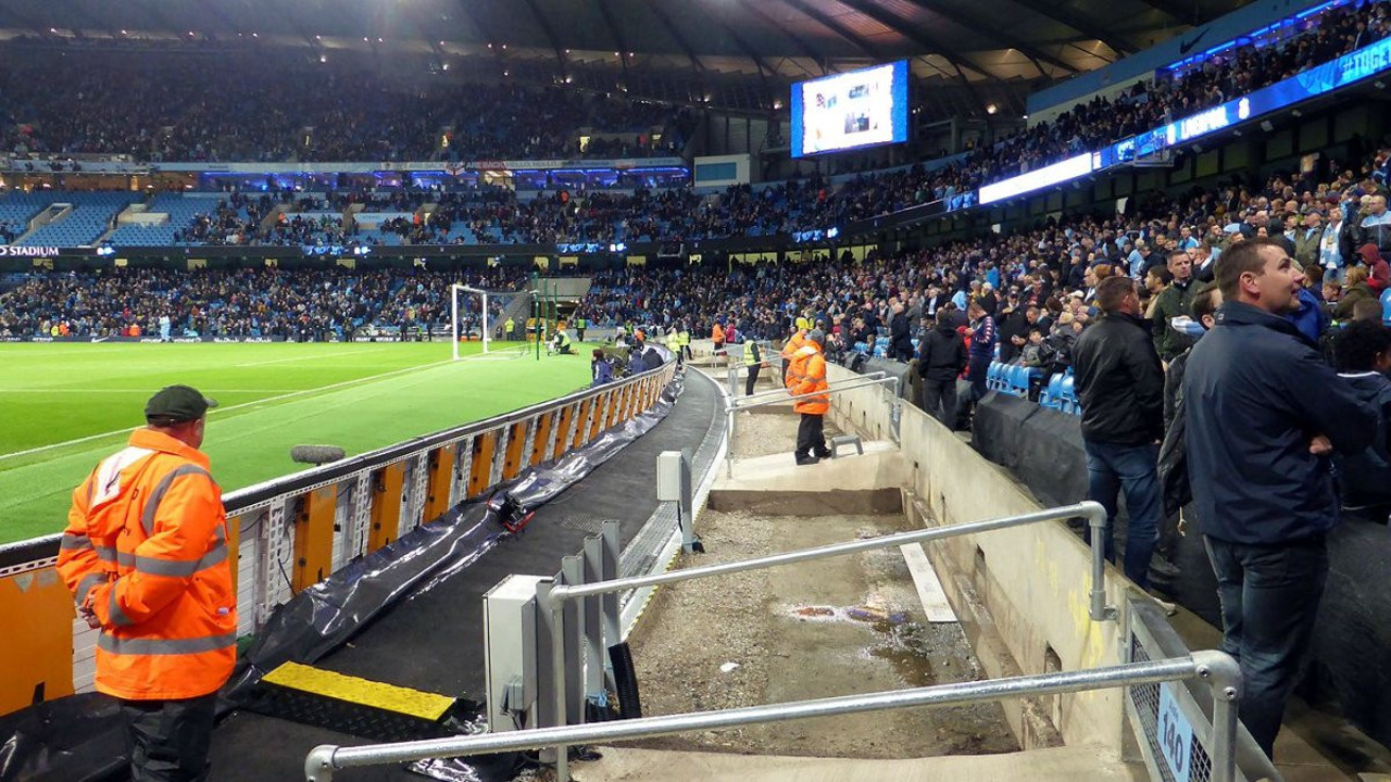 Taraftar yönetime isyan etti. Teknik direktör de destek verdi