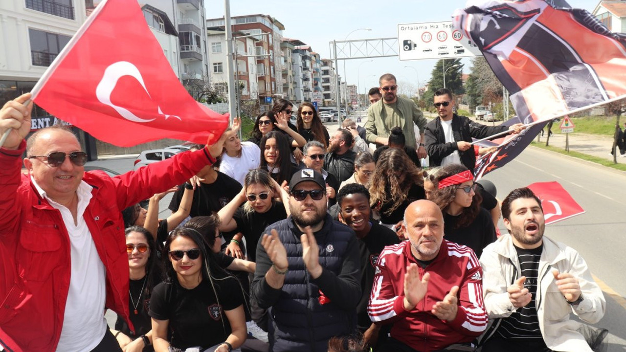 Ünye'de Süper Lig sevinci. Şehir turuyla kutladılar