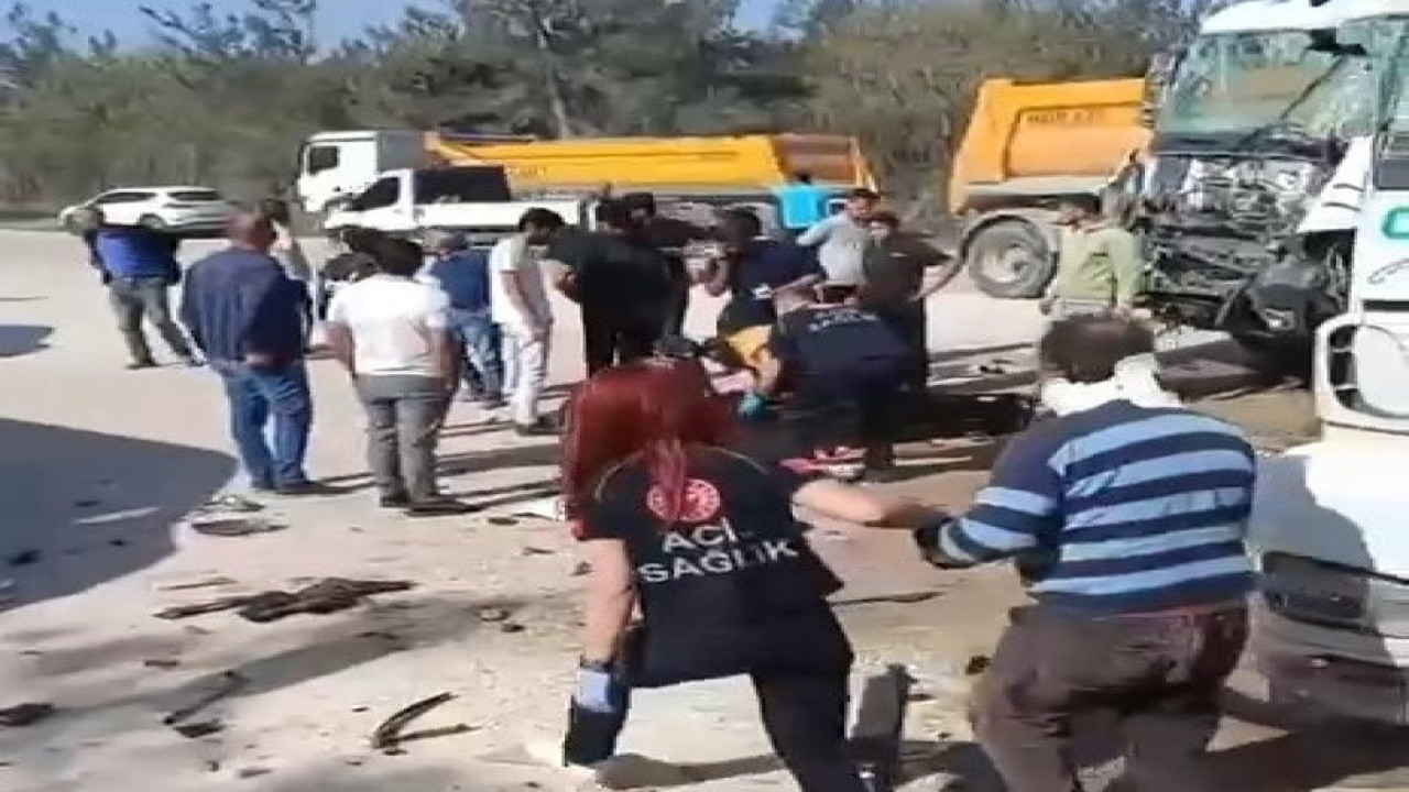 Bursa’da hafriyat kamyonları kafa kafaya çarpıştı: 1'i ağır, 2 yaralı
