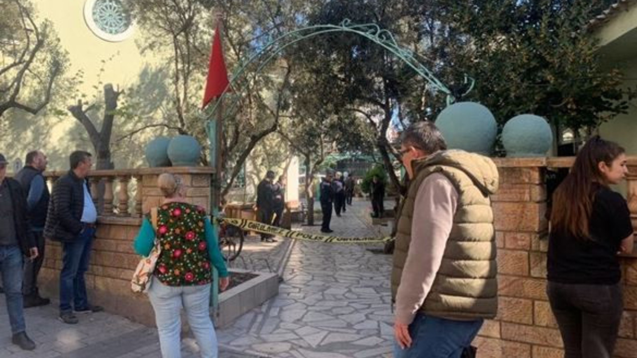 Camide tek kurşunla canına kıydı