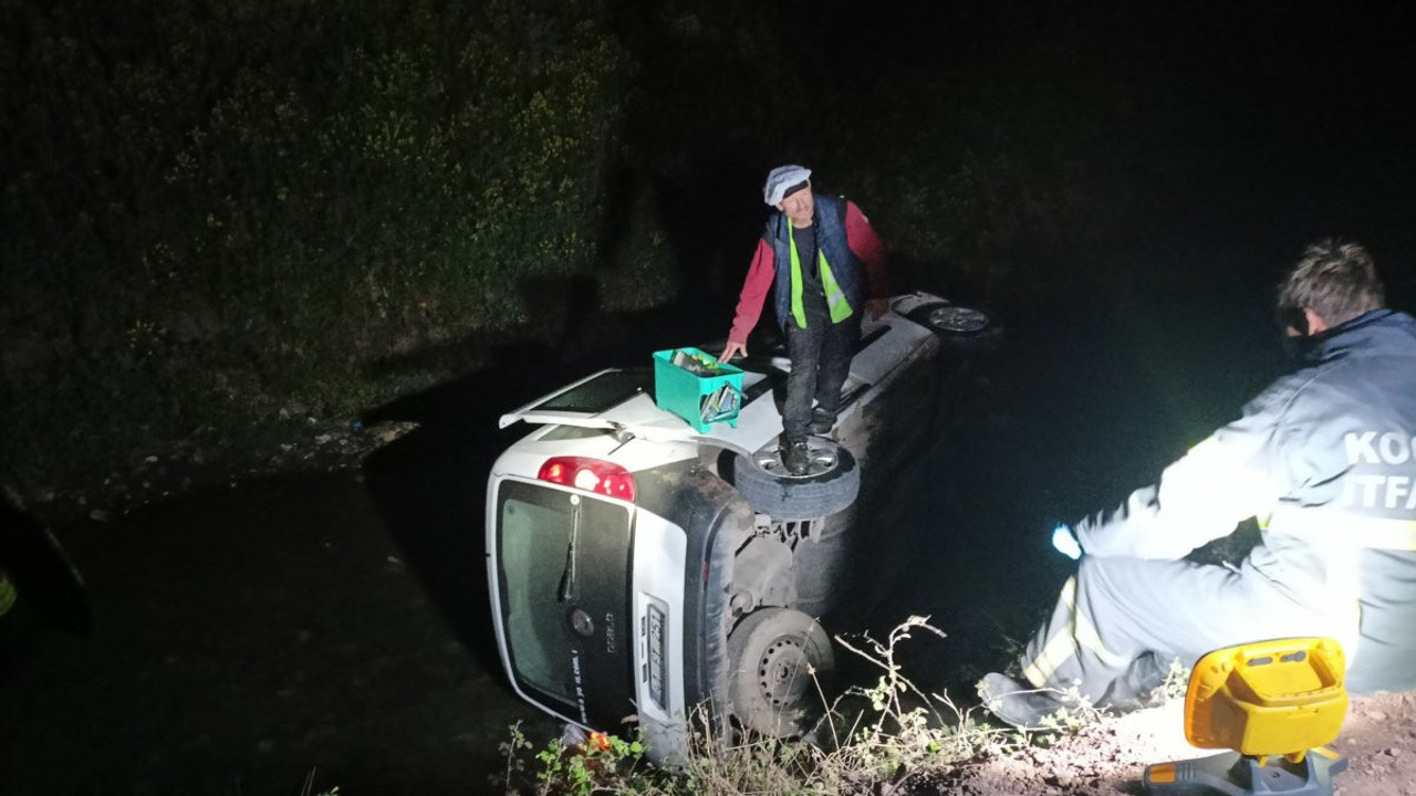 Kocaeli'de kontrolden çıkan otomobil su kanalına uçtu