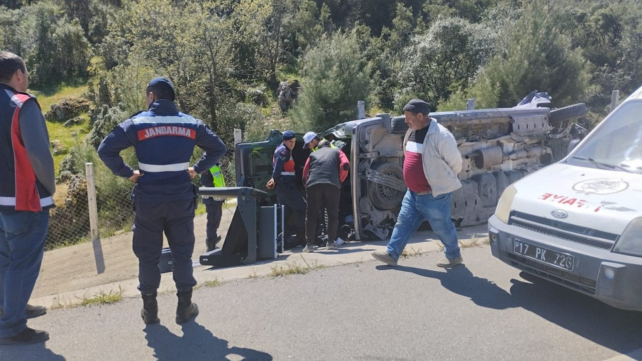 Ayvacık’ta panelvan araç devrildi: 2 yaralı