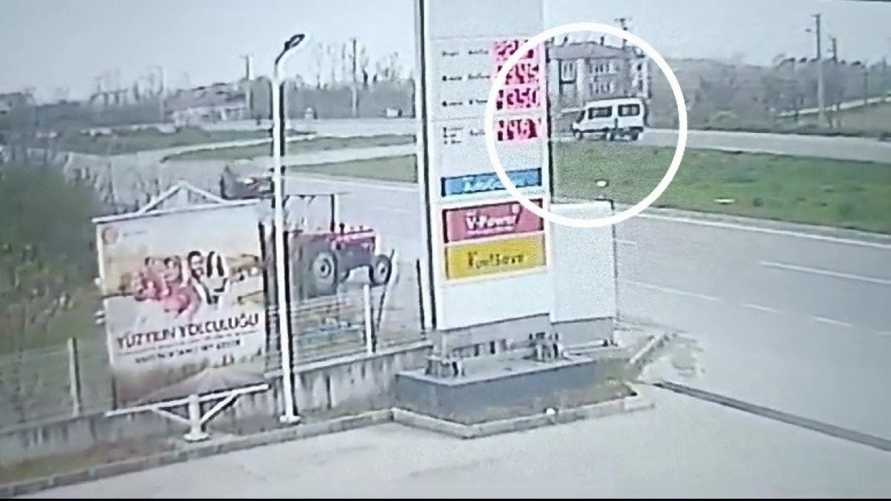 Trafik kazasında 8 kişi yaralandı. Mobese o anları kaydetti