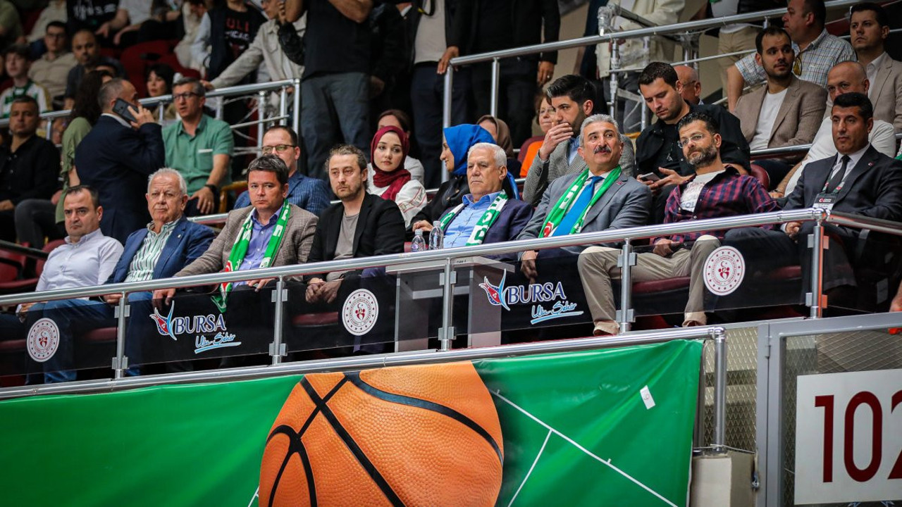 Bursaspor bütün başkanları yan yana dizdi