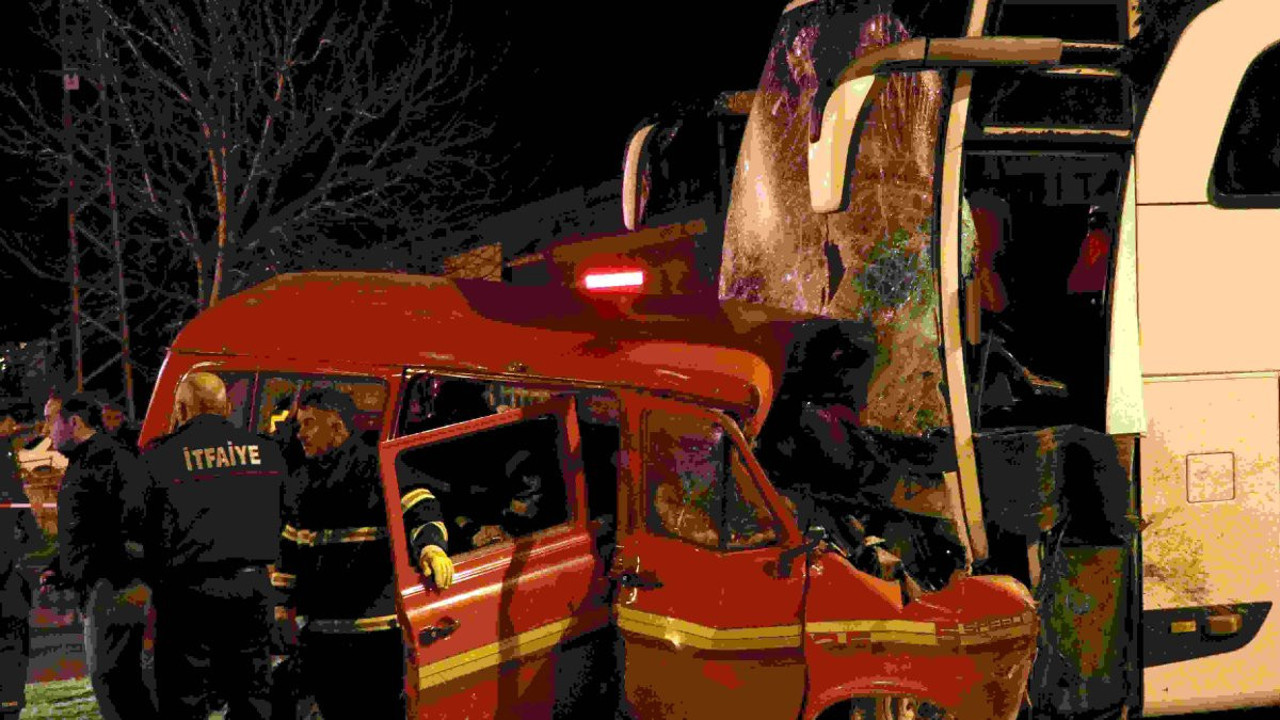 Samsun'da yolcu otobüsü minibüsle çarpıştı: 1 ölü