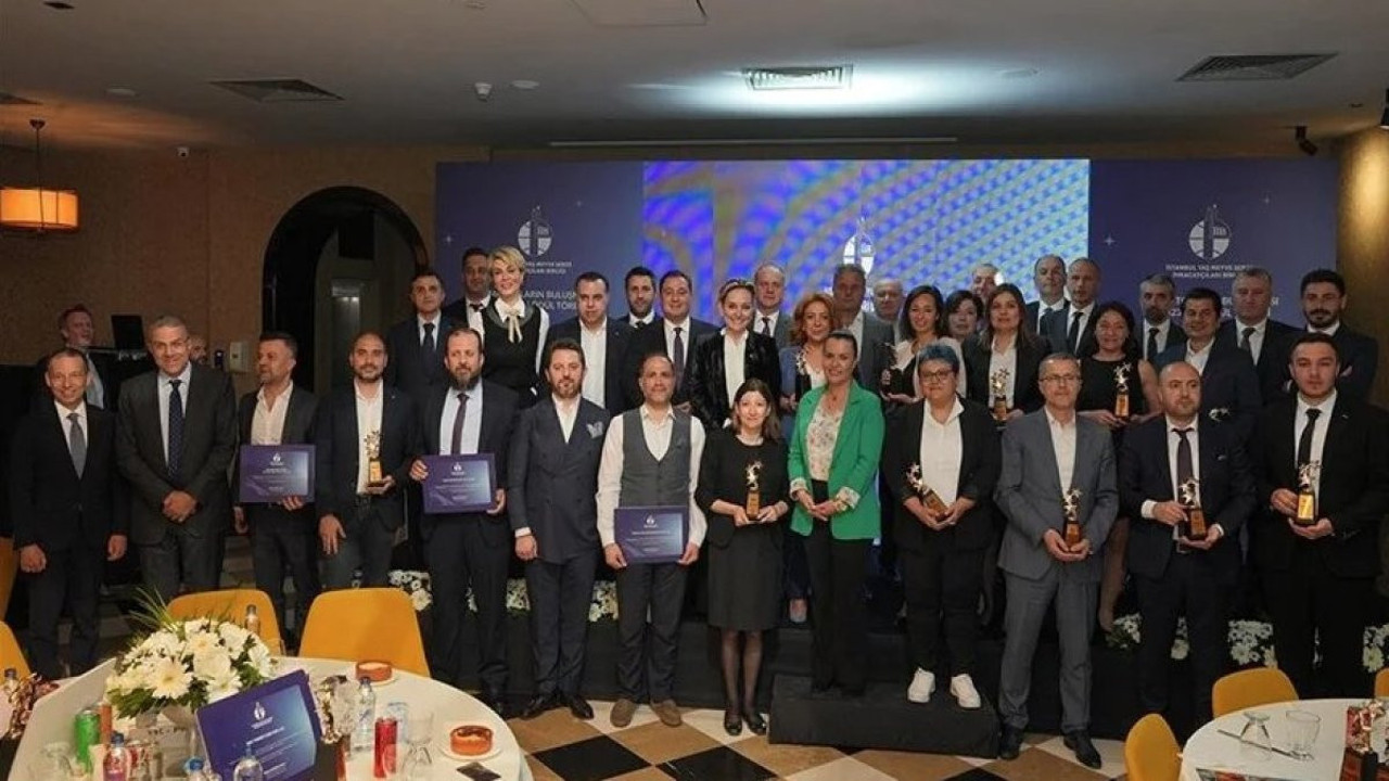 Yaş meyve sebze ve mamullerine ihracat şampiyonları ödülü