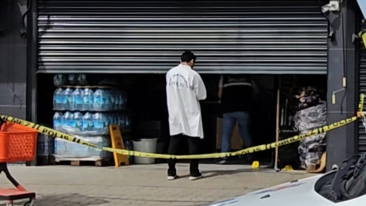 Markette çalışan husumetlisini tabancayla ayaklarından vurdu