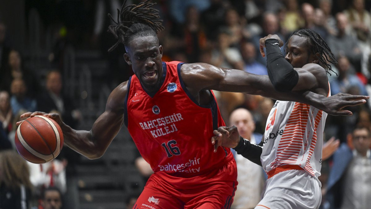 Bahçeşehir Koleji Almanya'da yıkıldı İstanbul'a bıraktı