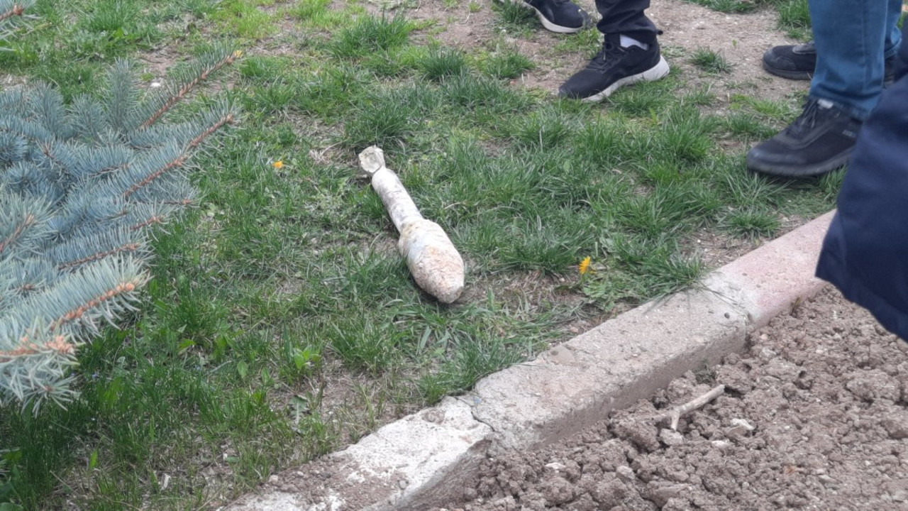 Yapılan kazıda anti tank mermisi bulundu