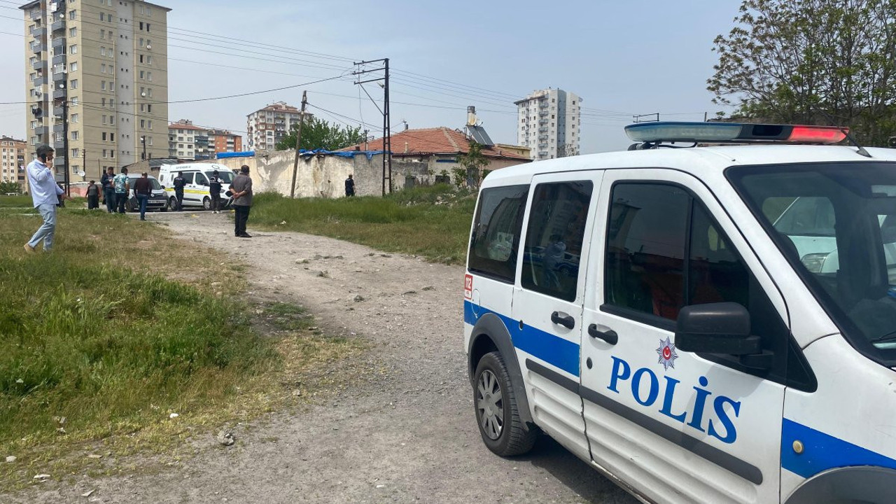 Husumetlisini tabancayla bacağından vurdu