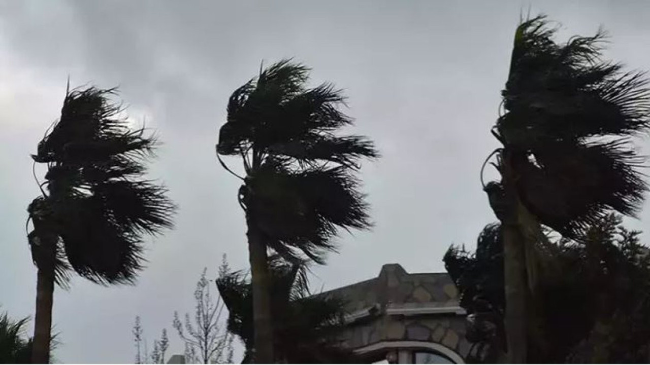 Meteoroloji İzmir için saat verip uyardı! Fırtına geliyor...