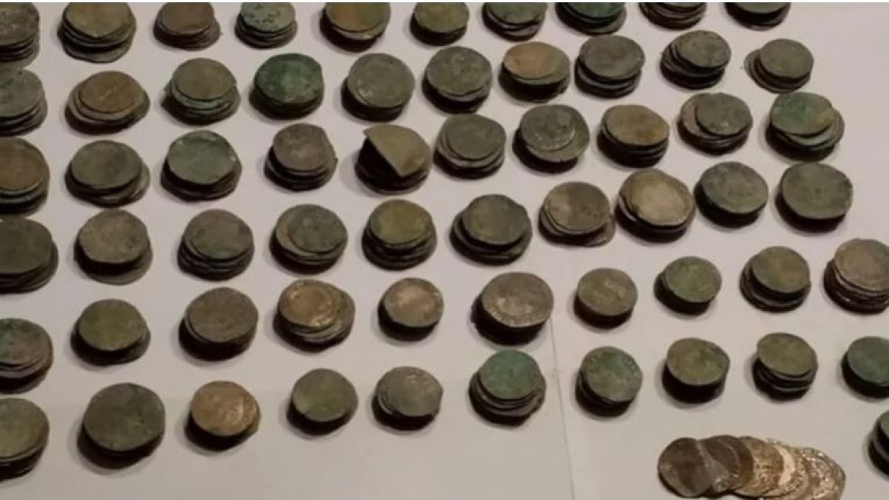 Tadilat yaparken altın buldu, evinin taksitini ödedi