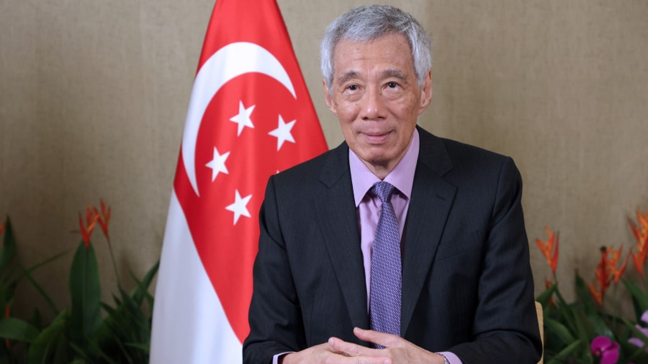 Singapur Başbakanı görevini devrediyor